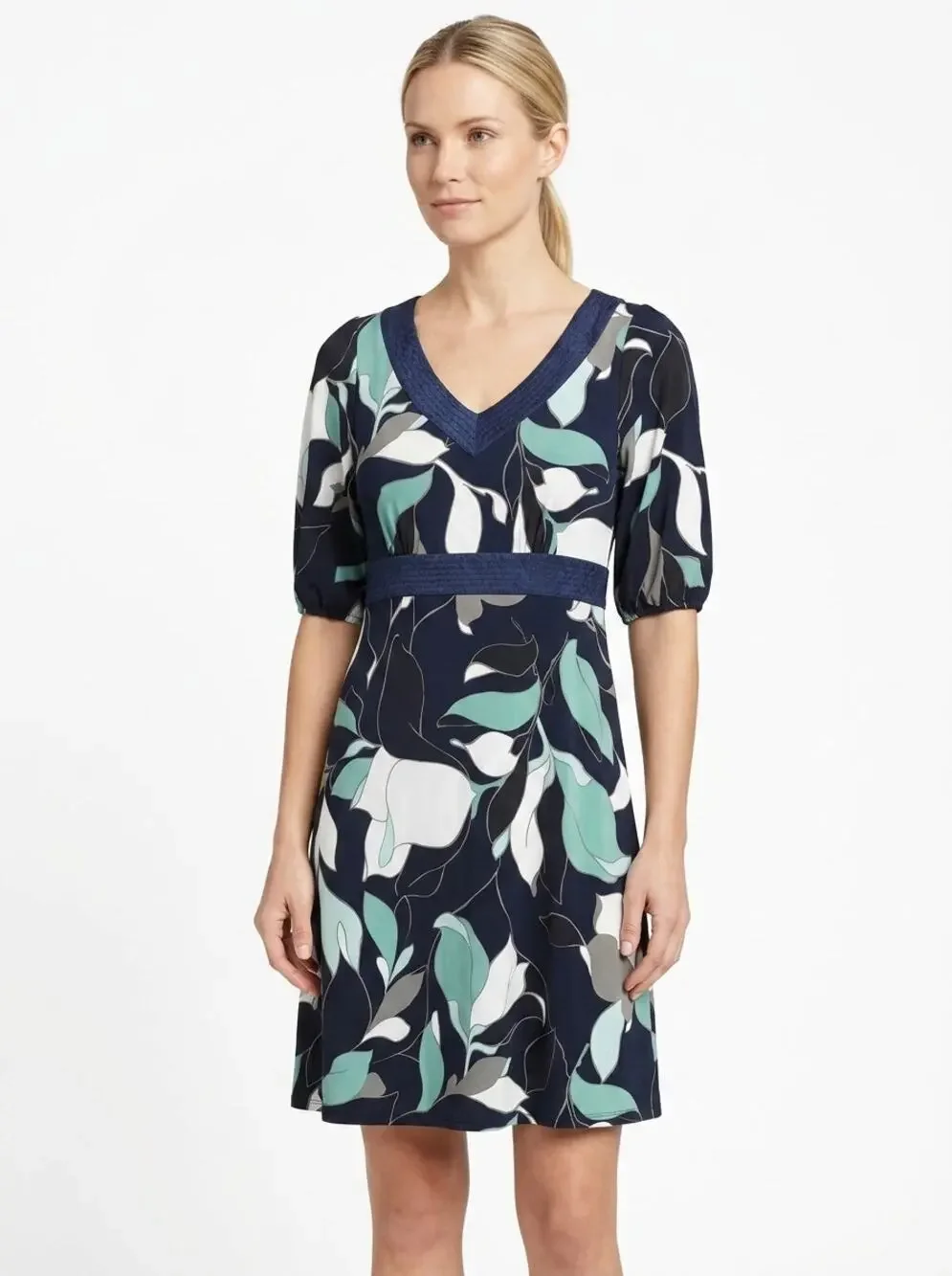 Bcbgmaxazria 100% Silk Knee Length Waist Floral Dress Women Size M